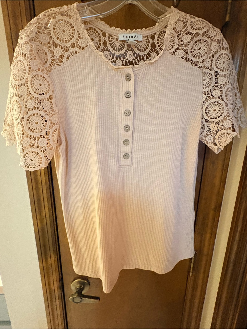 🌸 Tribal Blush Pink Crochet Lace Sleeve Henley Top – Size Medium